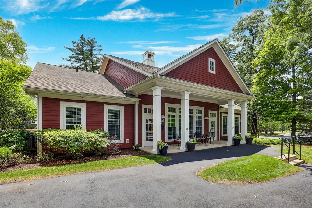Condominium at 36 Abigail Way # 1009, Reading MA 01867, Reading, photo 20 of 29