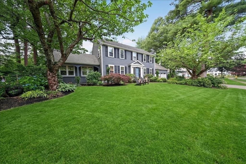 6 Blackhorse Ln, Hingham MA 02043