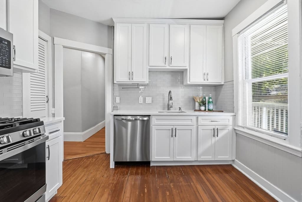 Condominium at 33 Rosemont # A, Boston MA 02122, photo 10 of 23