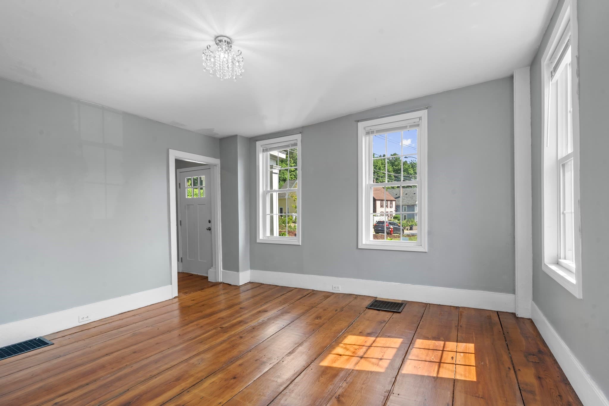 Single Family Residence at 2 Princeton Rd, Sterling MA 01564, Sterling, photo 9 of 35