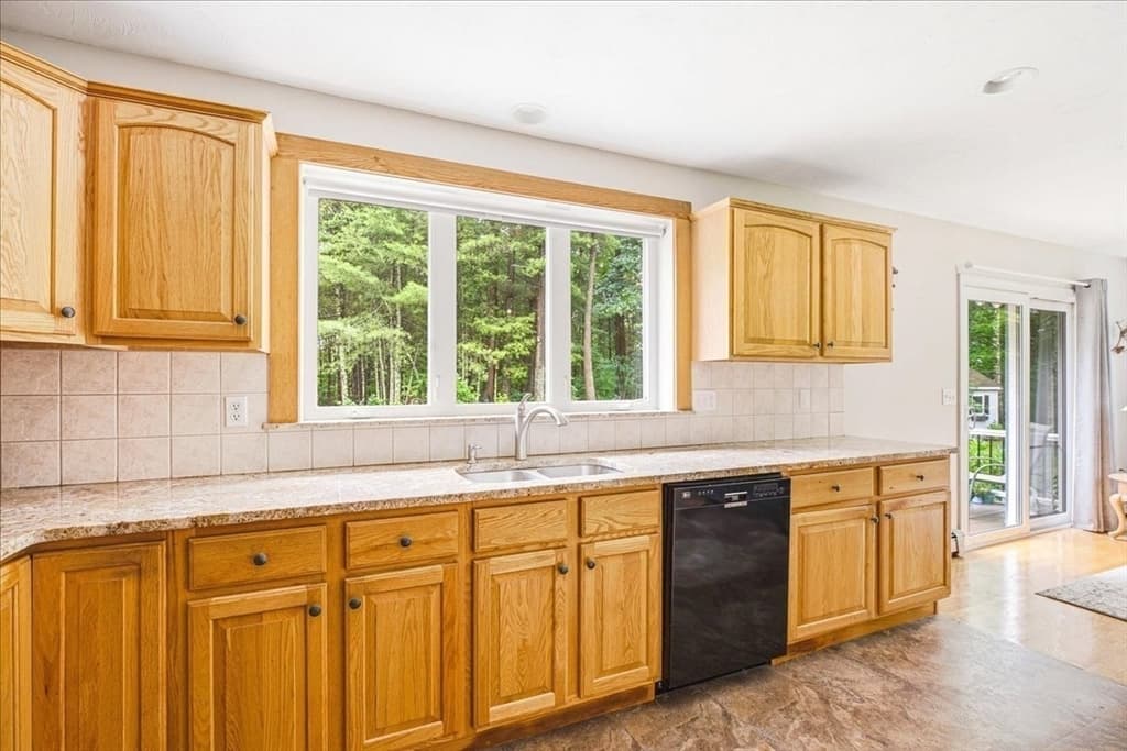 Single Family Residence at 12 Spenser Dr, Halifax MA 02338, Halifax, photo 13 of 40
