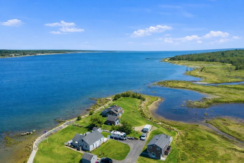 Single Family Residence at 1 Starboard Way, Mattapoisett MA 02739, Mattapoisett, photo 5 of 42