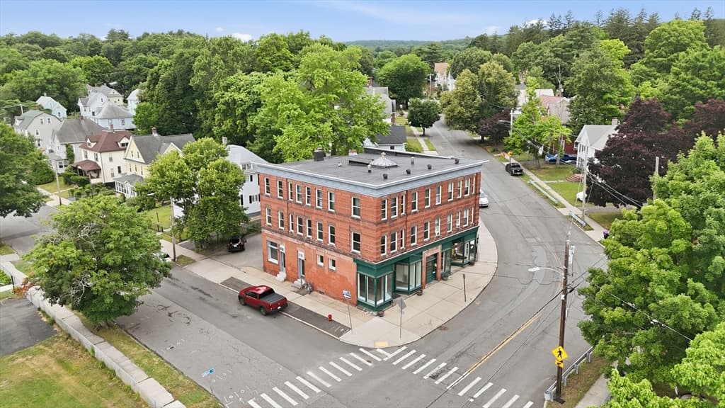 226-230 Sargeant St, Holyoke MA 01040