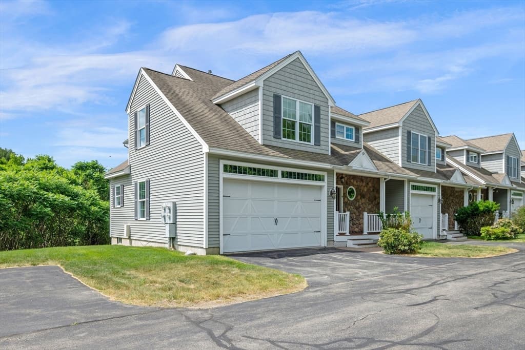 Condominium at 5 Pelton Way # 10, Hampton Falls NH 03844, Hampton Falls, photo 2 of 35