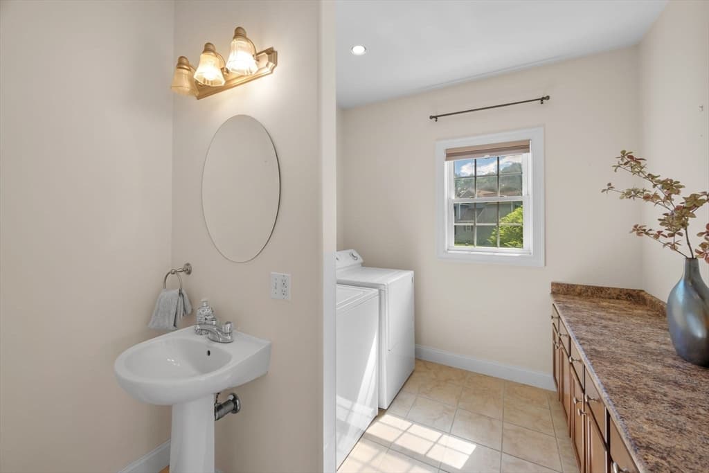 Condominium at 5 Pelton Way # 10, Hampton Falls NH 03844, Hampton Falls, photo 18 of 35