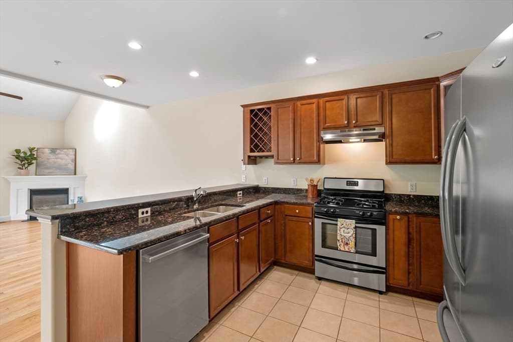 Condominium at 5 Pelton Way # 10, Hampton Falls NH 03844, Hampton Falls, photo 11 of 35