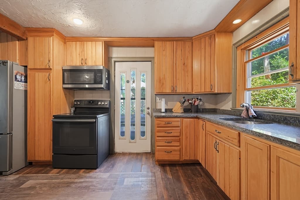 19 King Street, Norfolk MA 02056 photo 8