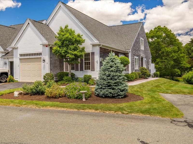 11 Stratford Ridge # 11, Mashpee MA 02649