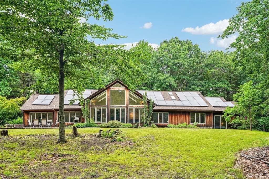 76 Foster Rd, Ashby MA 01431