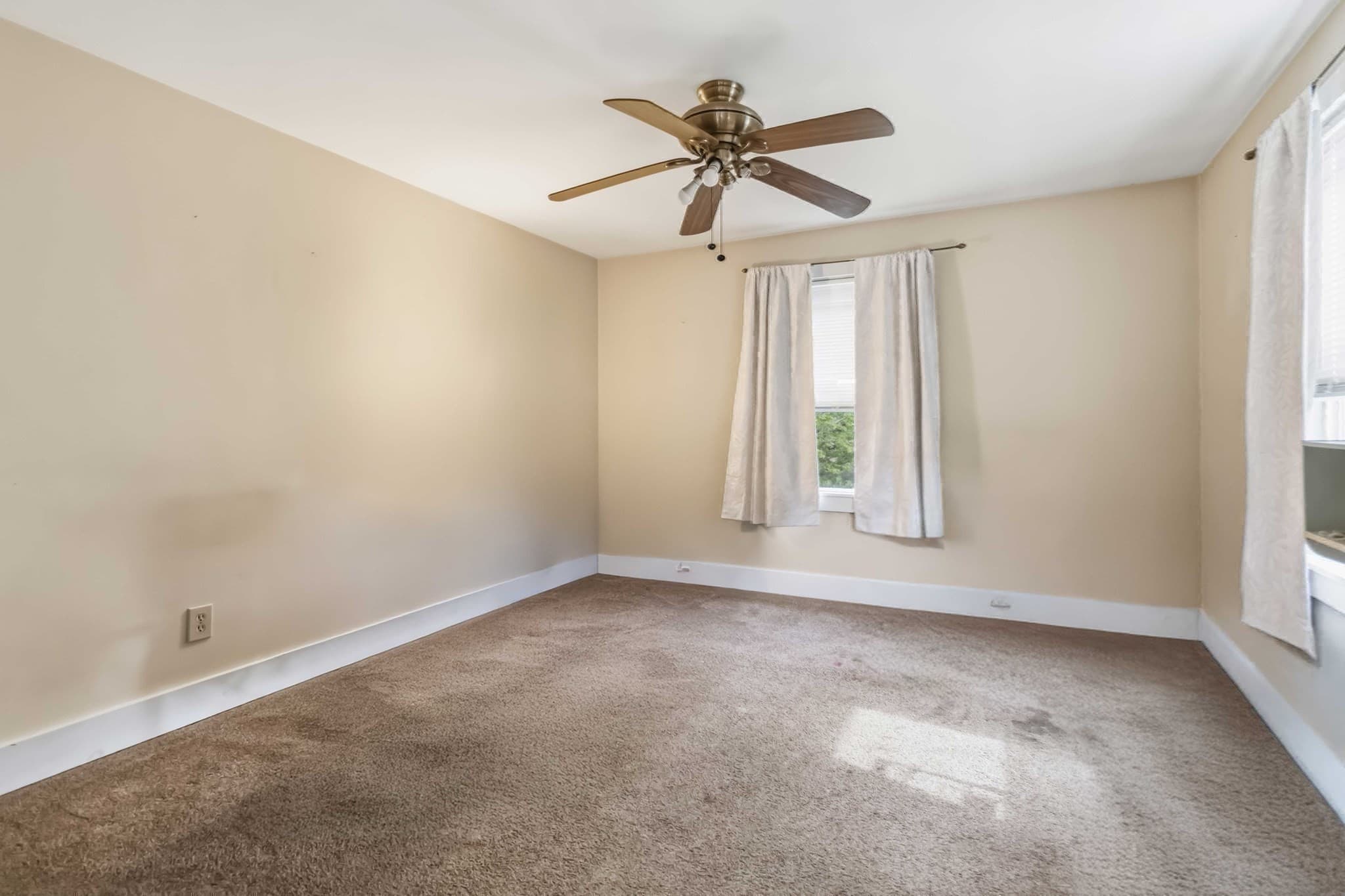 Single Family Residence at 14 Highland Ave, Taunton MA 02780, photo 22 of 34