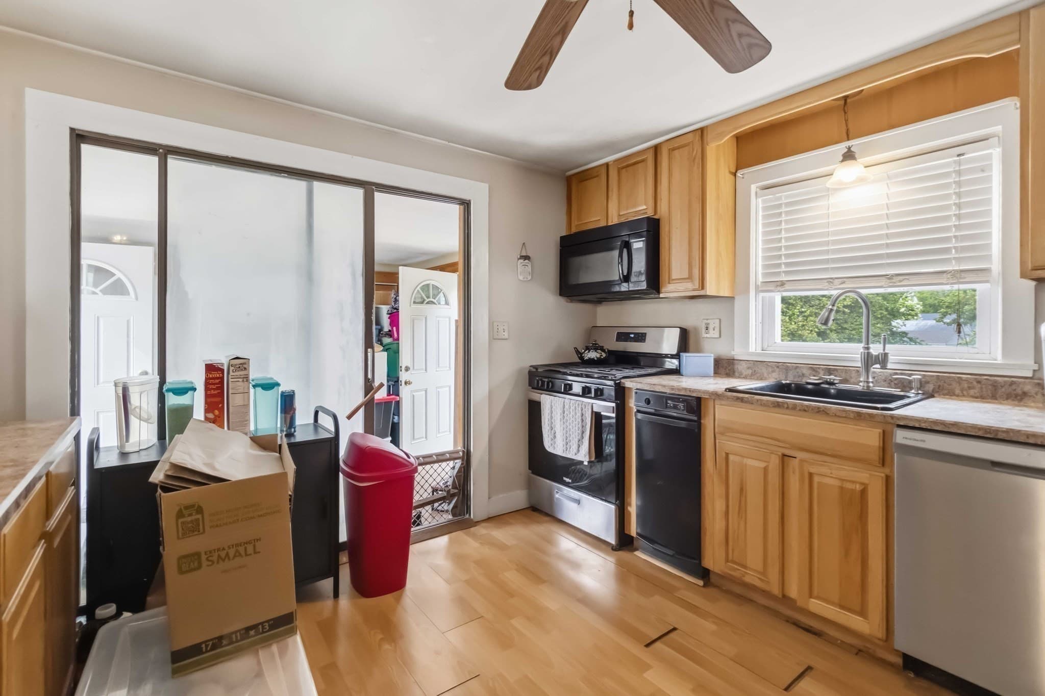Single Family Residence at 14 Highland Ave, Taunton MA 02780, photo 15 of 34