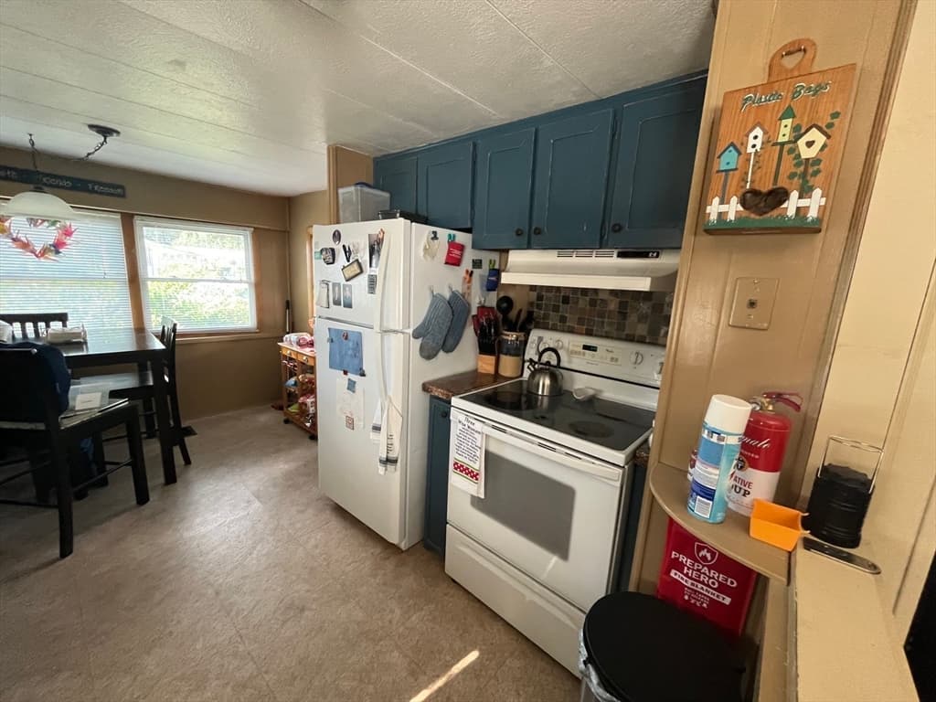 8 Thunderbird Dr, Marlborough MA 01752 photo 3