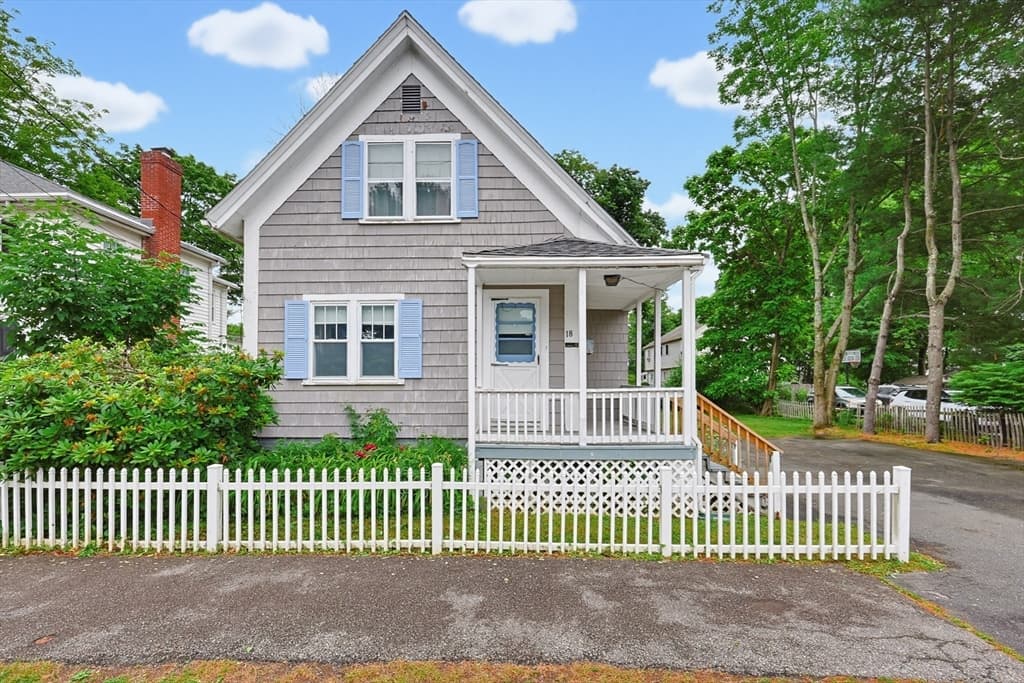 18 Plain St, Natick MA 01760