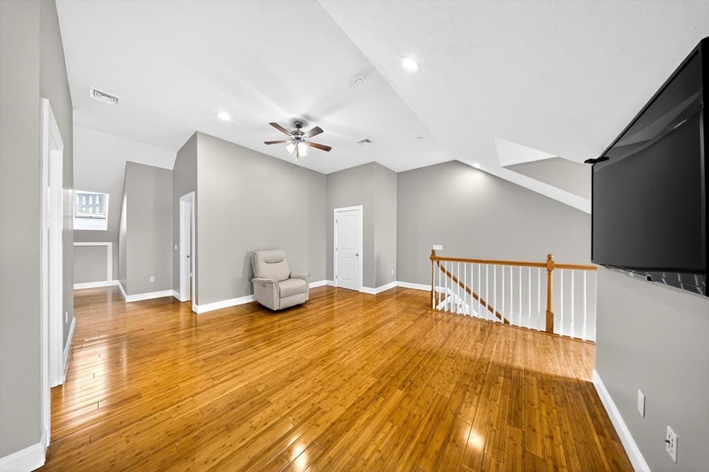 Condominium at 271 Draper St # 4, Fall River MA 02724, photo 20 of 28