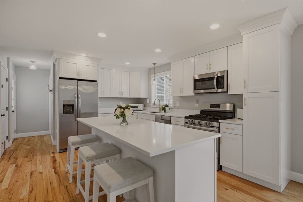 8 Princeton Circle, Fall River MA 02724 photo 9