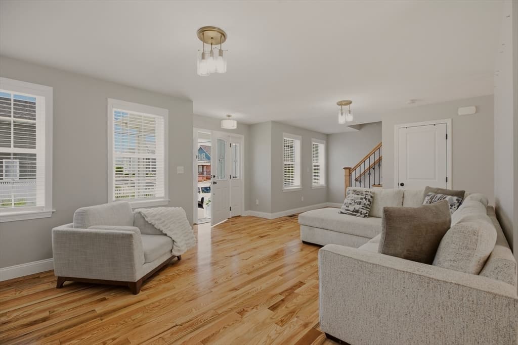 8 Princeton Circle, Fall River MA 02724 photo 4