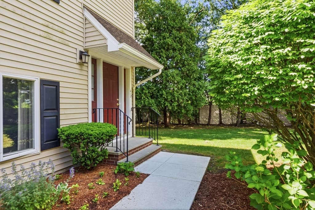 Condominium at 305 Salem St # 312, Woburn MA 01801, Woburn, photo 2 of 39