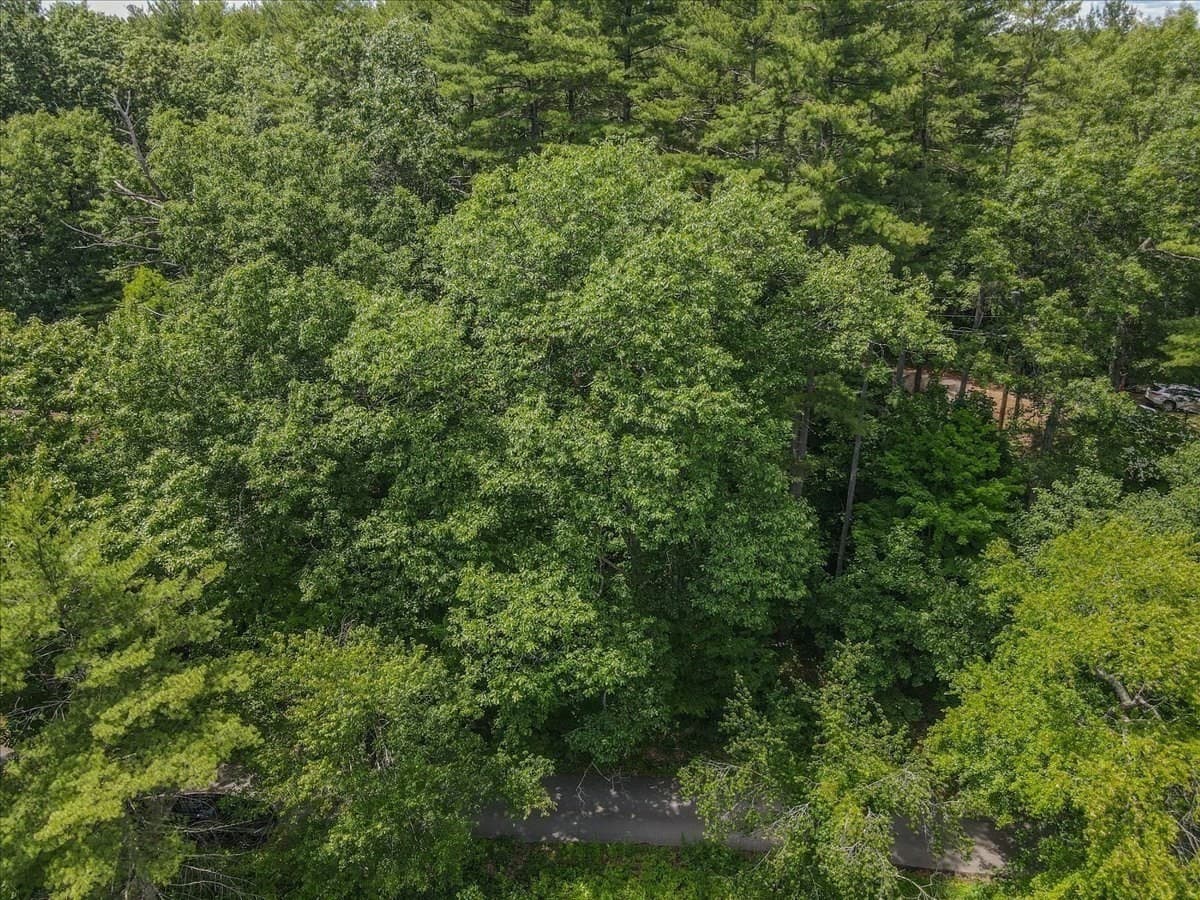 Residential at 9 Georgia Rd, Groton MA 01450, photo 16 of 28
