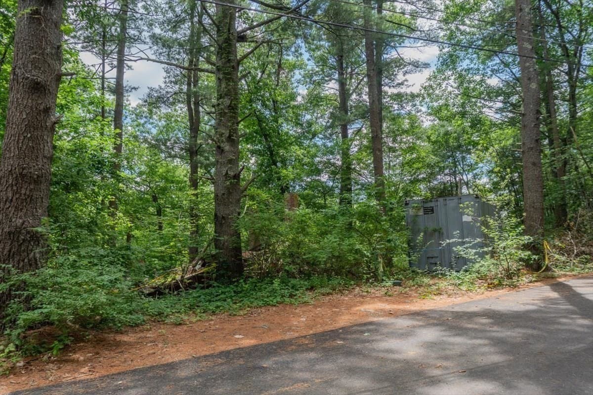 Residential at 9 Georgia Rd, Groton MA 01450, photo 10 of 28