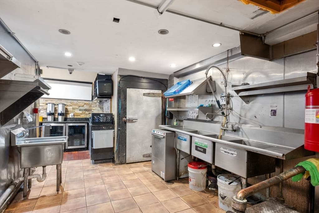 Business Opportunity at 76 Salem Street, Boston MA 02113, Boston, photo 19 of 42