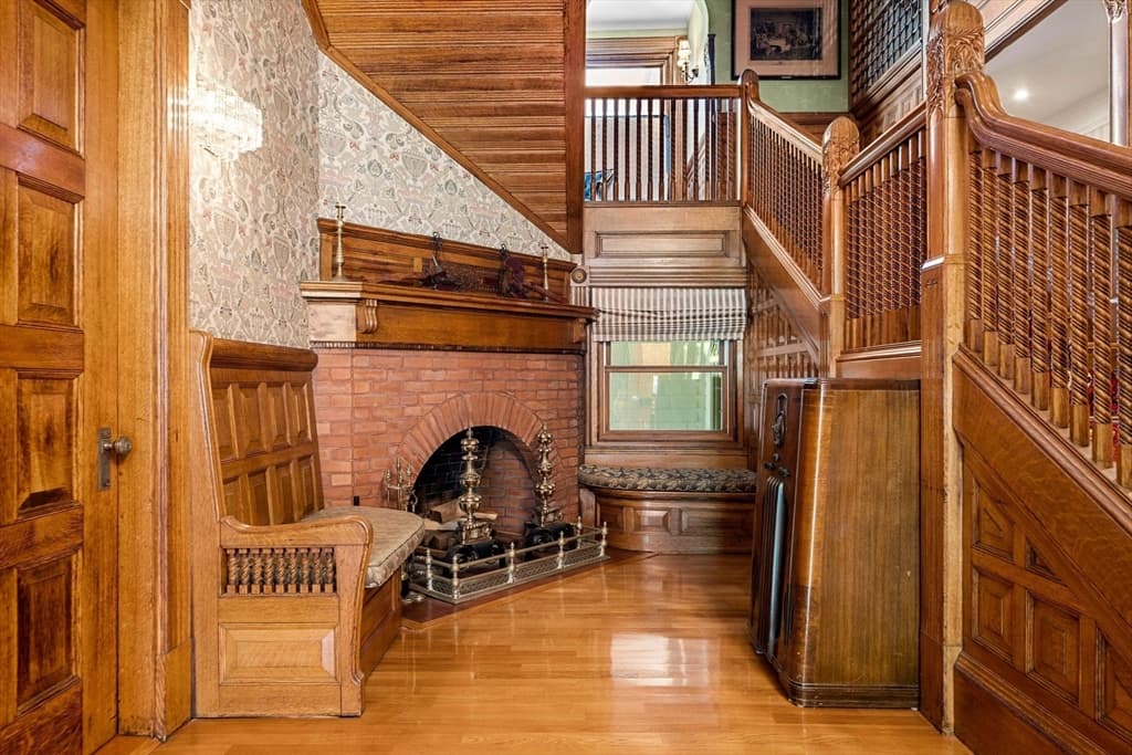 Single Family Residence at 32 Belmont Ave, Lowell MA 01852, Lowell, photo 6 of 37