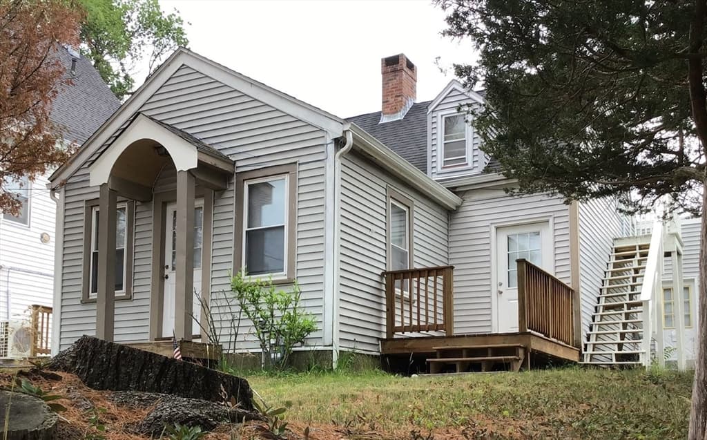 52 Sea St, Weymouth MA 02191