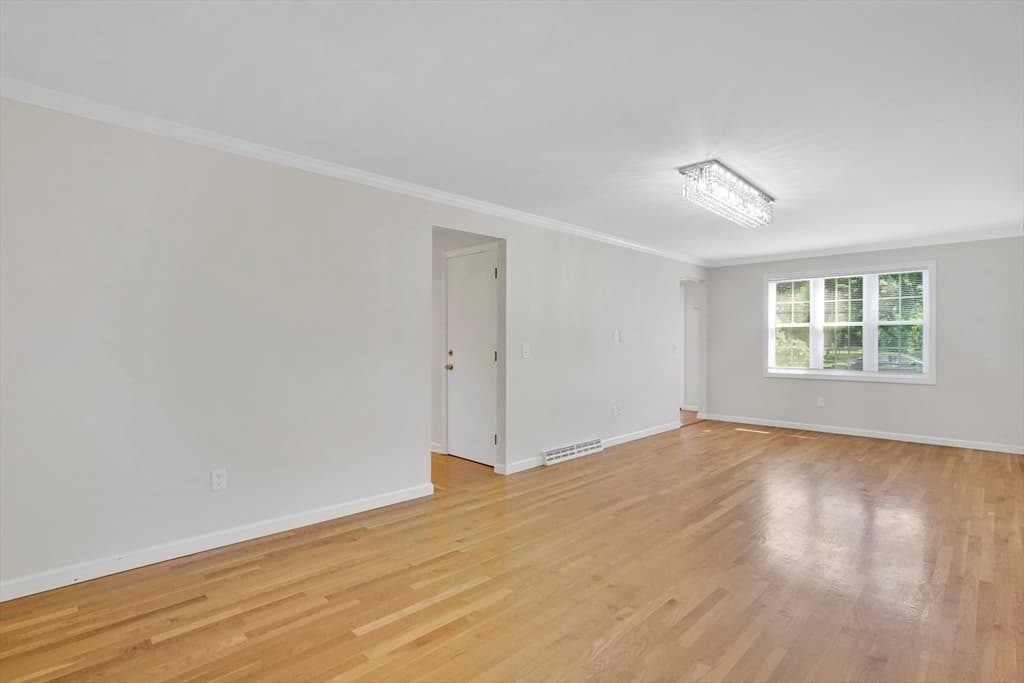 Single Family Residence at 990 Frank Smith Rd, Longmeadow MA 01106, Longmeadow, photo 13 of 42