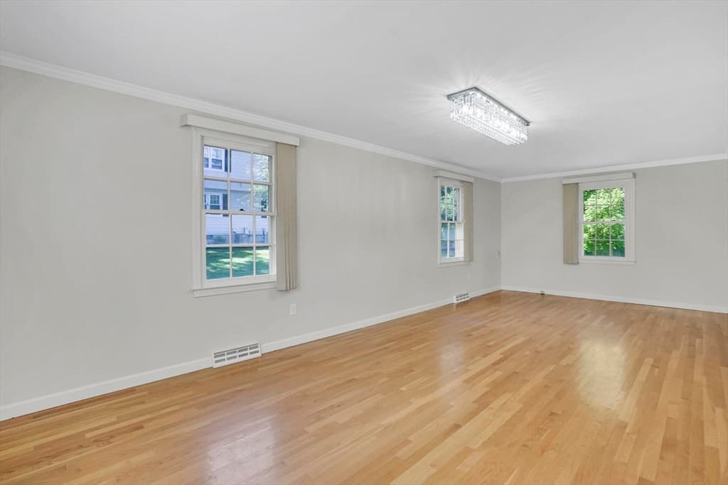 Single Family Residence at 990 Frank Smith Rd, Longmeadow MA 01106, Longmeadow, photo 14 of 42