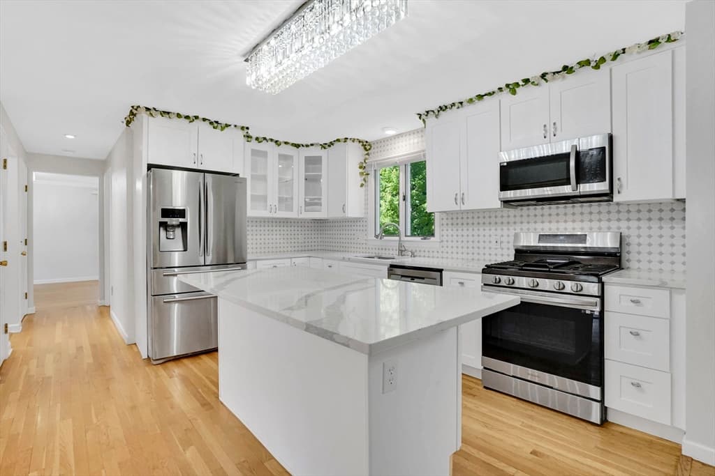 Single Family Residence at 990 Frank Smith Rd, Longmeadow MA 01106, Longmeadow, photo 4 of 42
