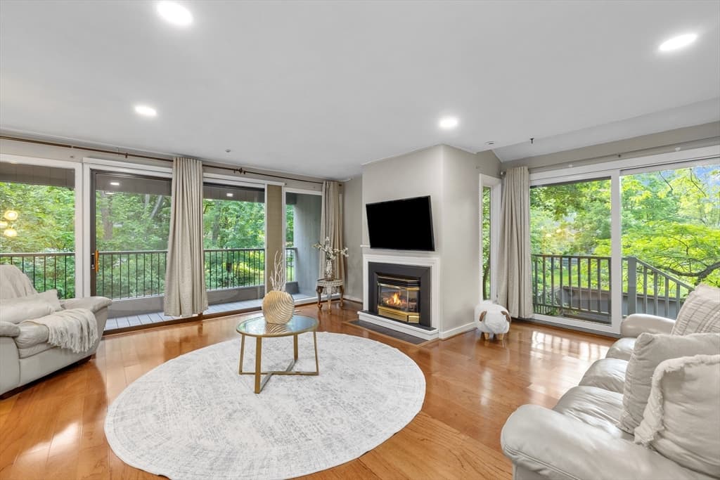 20 Mill Pond # 20, North Andover MA 01845 photo 8