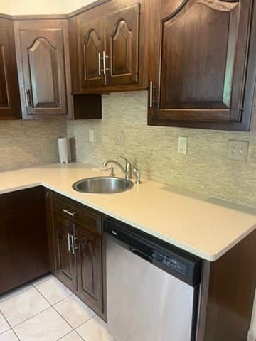 Condominium at 30 Ocean St # 4, Lynn MA 01902, photo 7 of 18