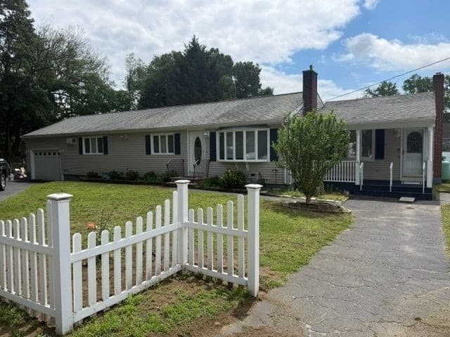 93 Golf Ave, Methuen MA 01844