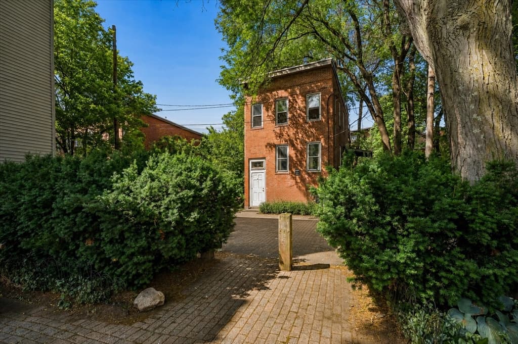 10 Eldridge Pl, Chelsea MA 02150