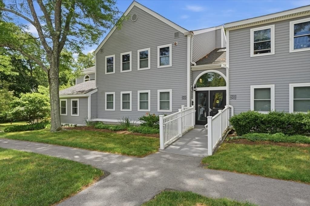 1905 Hockley Dr # 1905, Hingham MA 02043 photo 3