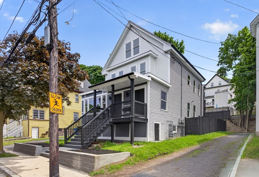 Condominium at 21 Hutchinson Street # B, Winthrop MA 02152, Winthrop, photo 2 of 32
