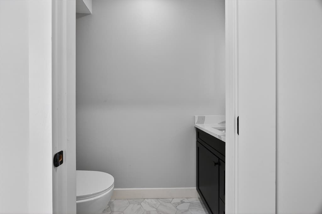 Condominium at 21 Hutchinson Street # B, Winthrop MA 02152, Winthrop, photo 10 of 32