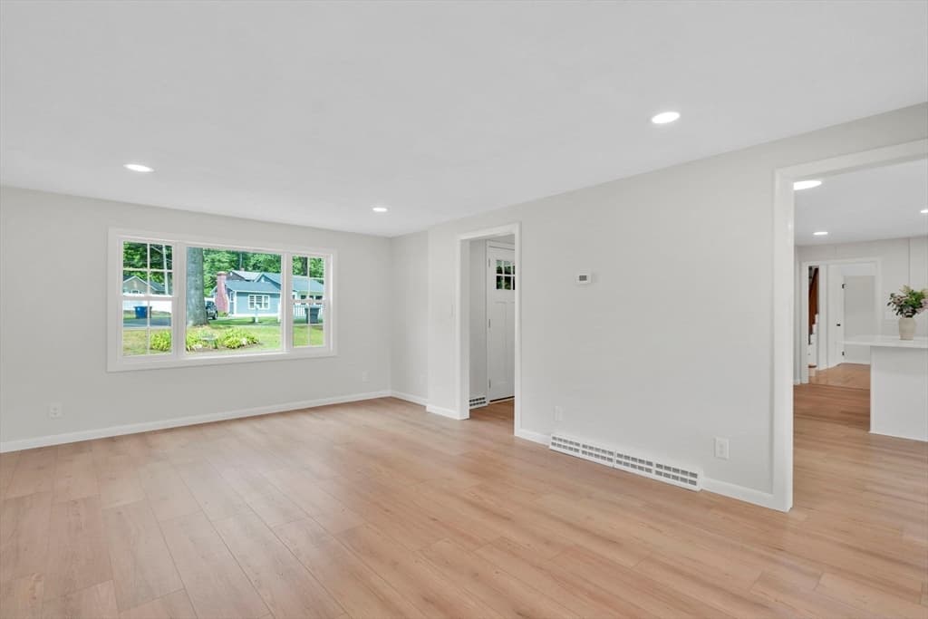42 Wheeler Dr, Enfield CT 06082 photo 17