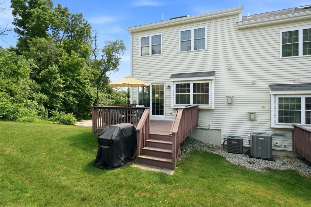 Condominium at 23 Azalea Ln # 23, Grafton MA 01519, Grafton, photo 7 of 41
