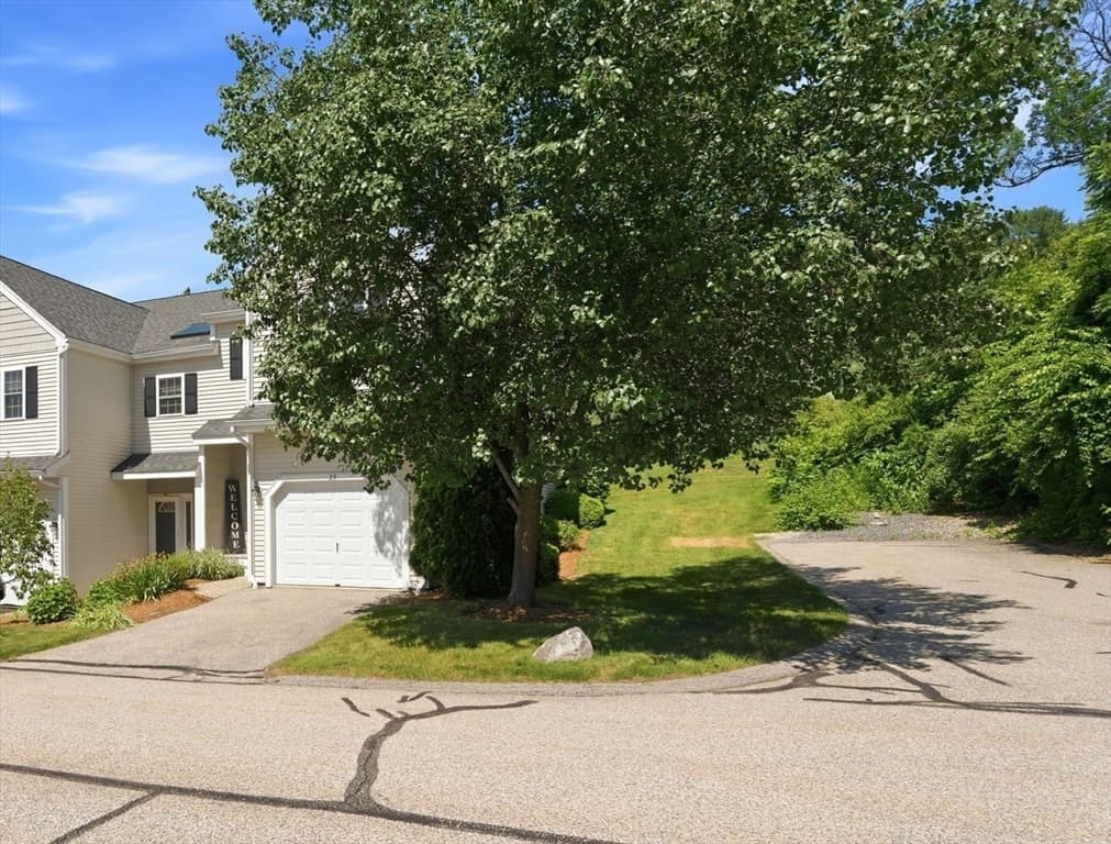 Condominium at 23 Azalea Ln # 23, Grafton MA 01519, Grafton, photo 3 of 41