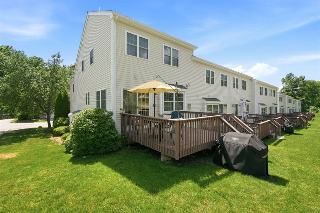 Condominium at 23 Azalea Ln # 23, Grafton MA 01519, Grafton, photo 10 of 41