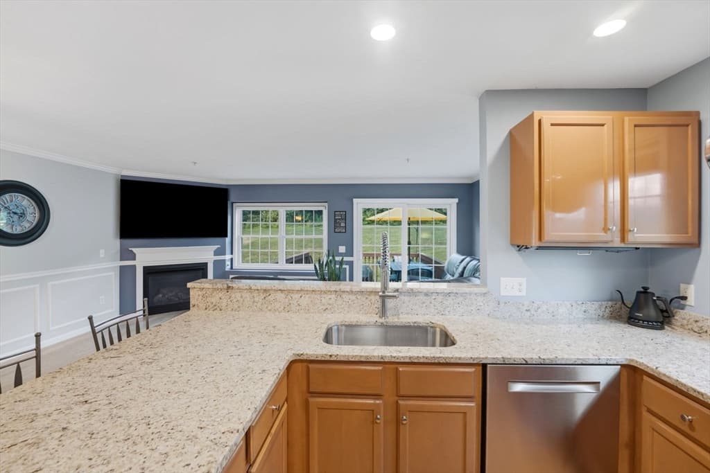 Condominium at 23 Azalea Ln # 23, Grafton MA 01519, Grafton, photo 19 of 41