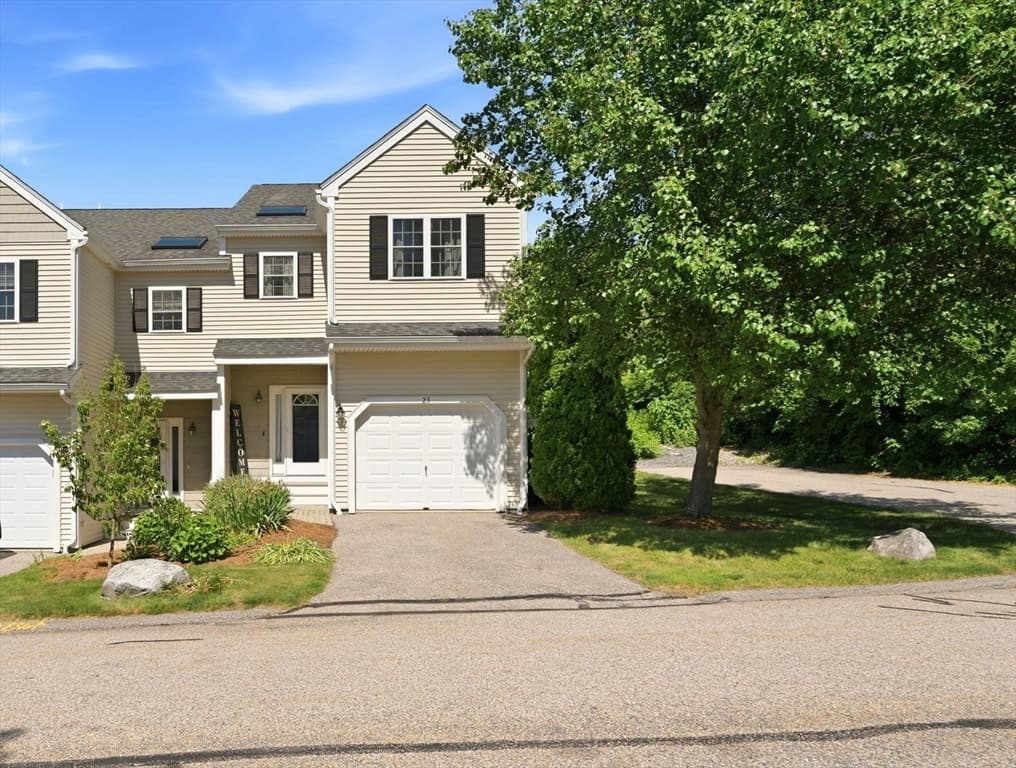Condominium at 23 Azalea Ln # 23, Grafton MA 01519, Grafton, photo 4 of 41