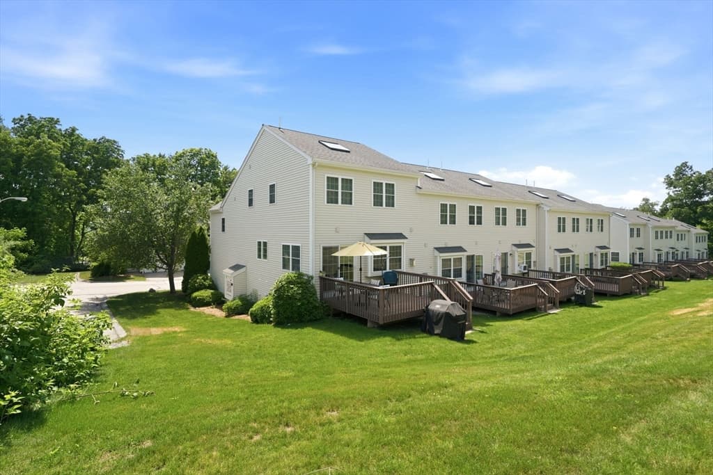 Condominium at 23 Azalea Ln # 23, Grafton MA 01519, Grafton, photo 8 of 41