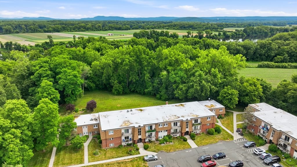 Condominium at 80 Damon Rd # 4302, Northampton MA 01060, Northampton, photo 23 of 25