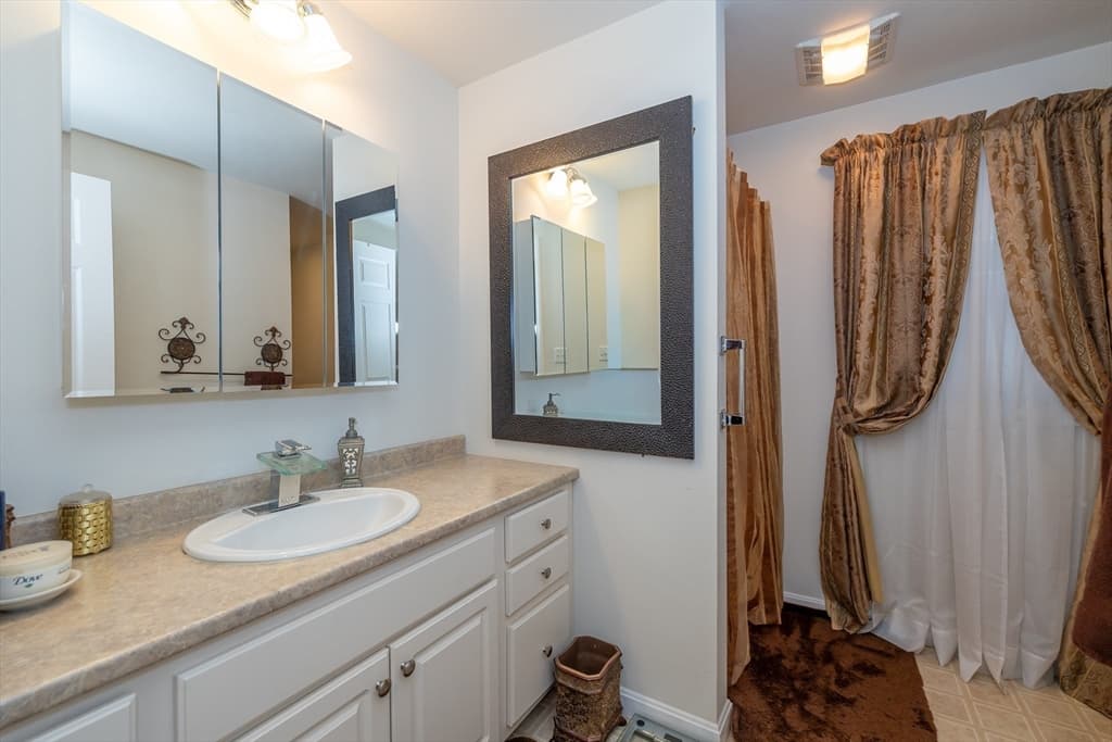 5 Poe Cir, Tyngsborough MA 01879 photo 16