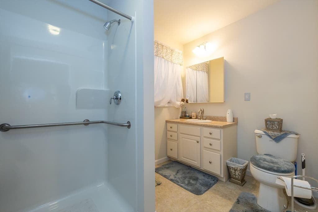 5 Poe Cir, Tyngsborough MA 01879 photo 12