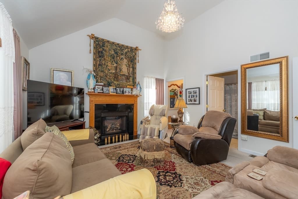 5 Poe Cir, Tyngsborough MA 01879 photo 11