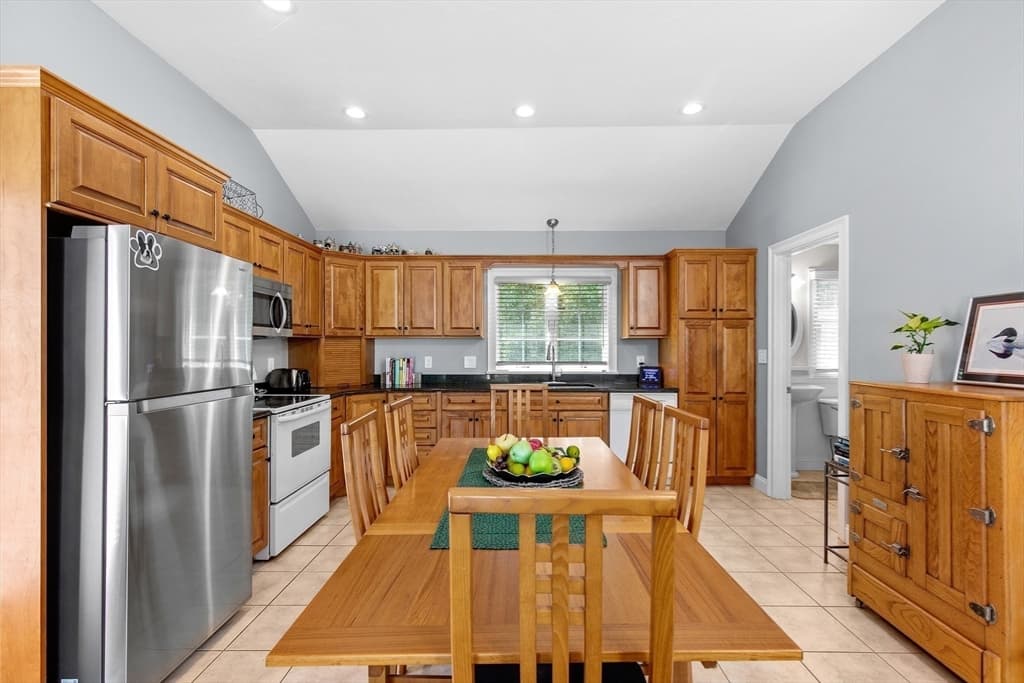 Condominium at 235 Carver Rd # 3, Plymouth MA 02360, Plymouth, photo 10 of 32