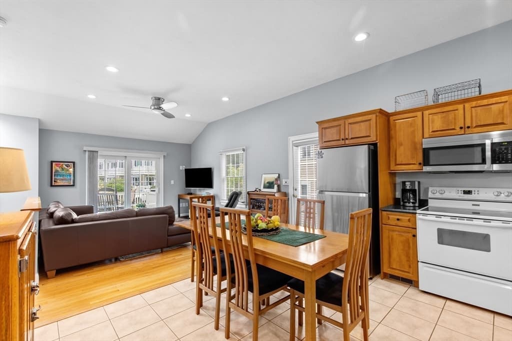 Condominium at 235 Carver Rd # 3, Plymouth MA 02360, Plymouth, photo 14 of 32