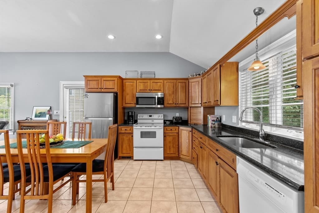 Condominium at 235 Carver Rd # 3, Plymouth MA 02360, Plymouth, photo 11 of 32